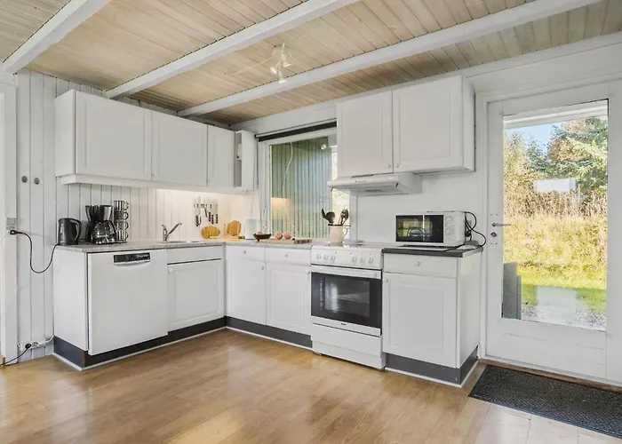 3 Bedroom Beautiful In Roslev