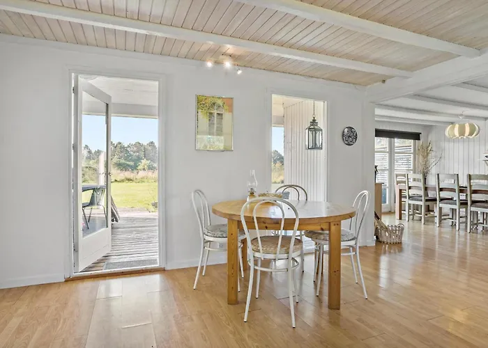 3 Bedroom Beautiful In Roslev